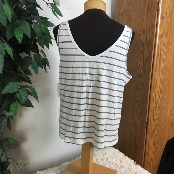 So XL blue/white stripe double v neck tank top (knotted front can be und… - Picture 2 of 9